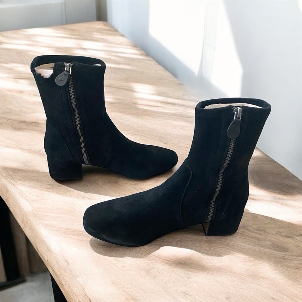 New with Flaw Gentle Souls leather upper zipper boots women’s size 9M
